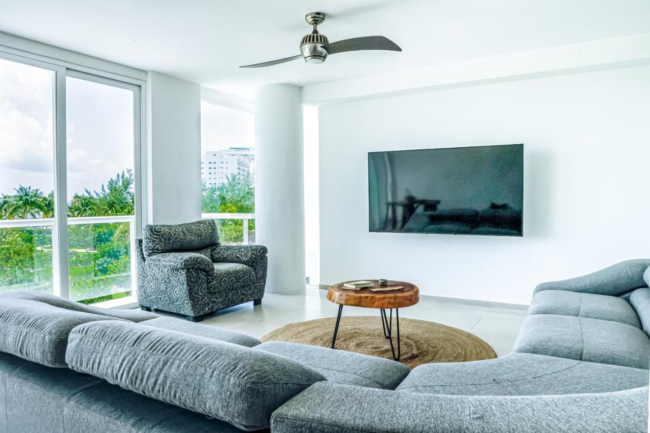 New Beachfront Luxury Apartments Канкун Экстерьер фото
