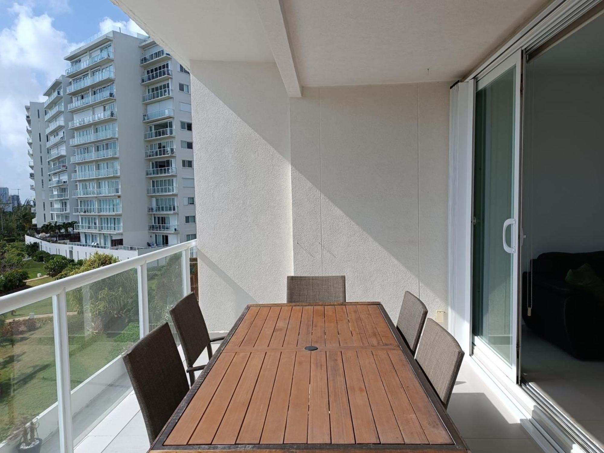 New Beachfront Luxury Apartments Канкун Экстерьер фото