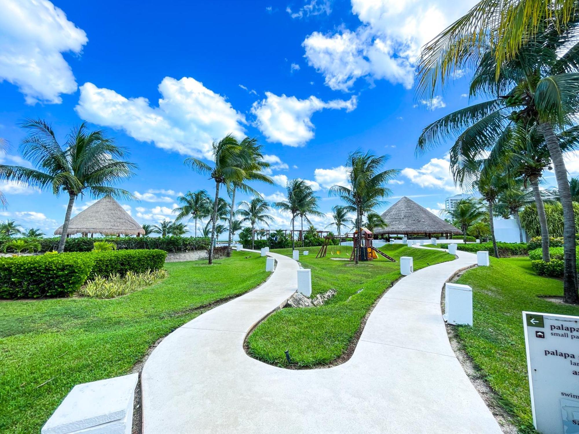 New Beachfront Luxury Apartments Канкун Экстерьер фото