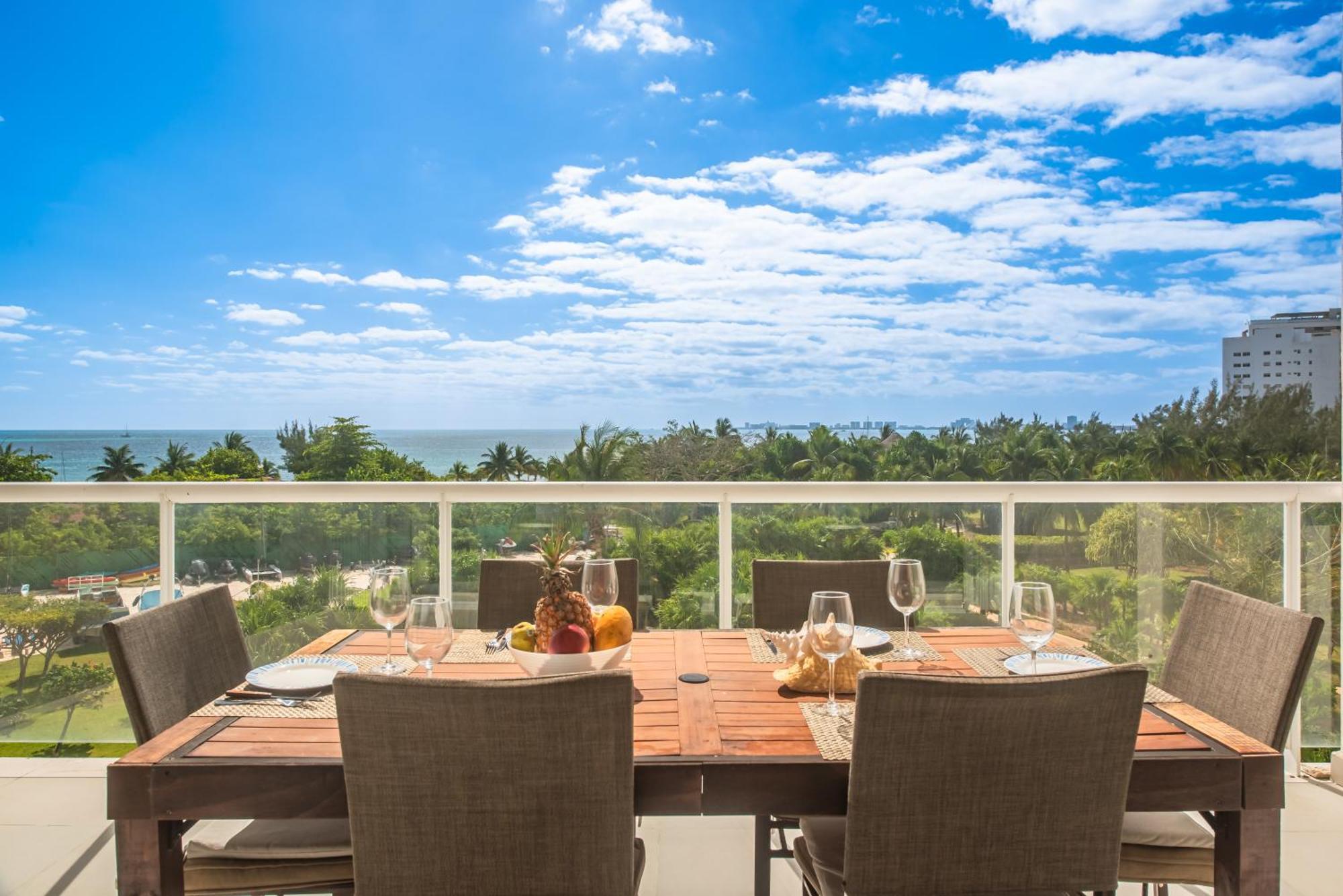 New Beachfront Luxury Apartments Канкун Экстерьер фото
